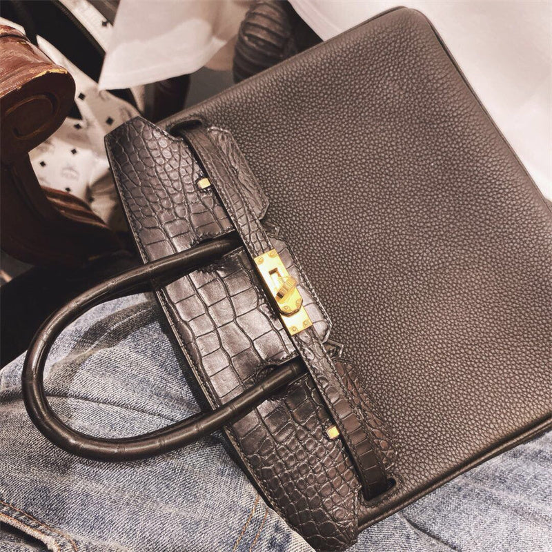  Chic shoulder bag carried on shoulder 10