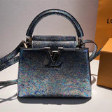  Minimalist top-handle bag front view