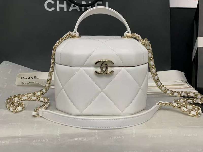 Zivas Charm Signature Style Luxury Handbag (Versatile Style Statement) – Front View