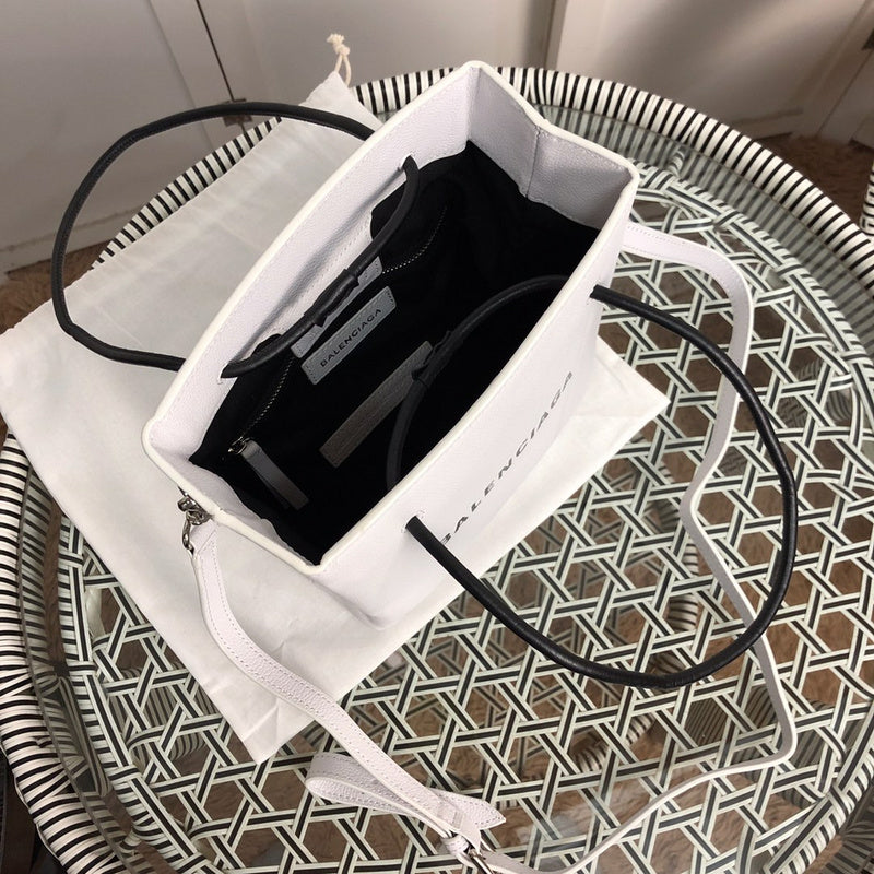 Close-up detail of structured statement women's handbag – women's luxury handbag