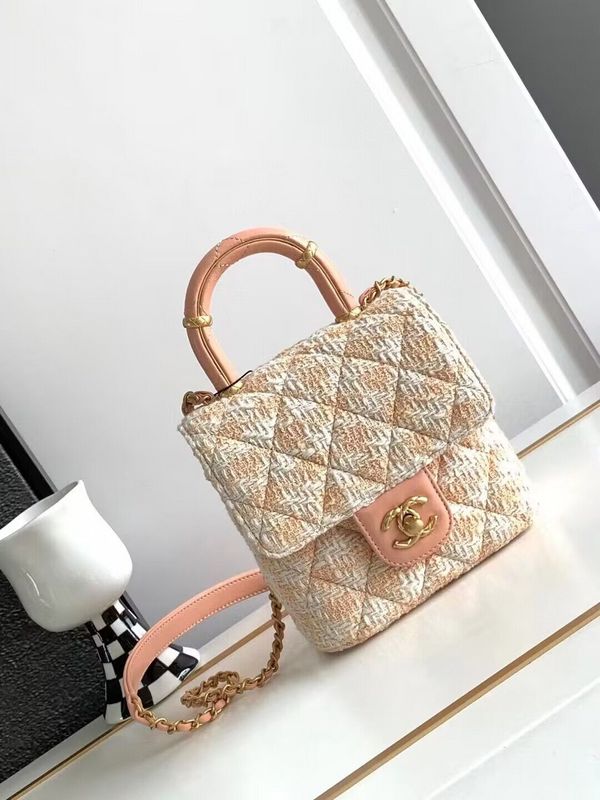  handbag, compact everyday style, image 3