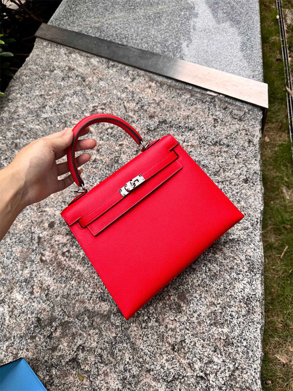 Streamlined bag women's premium everyday handbag