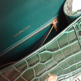 Side profile of signature everyday-luxe women's handbag – women's premium purse