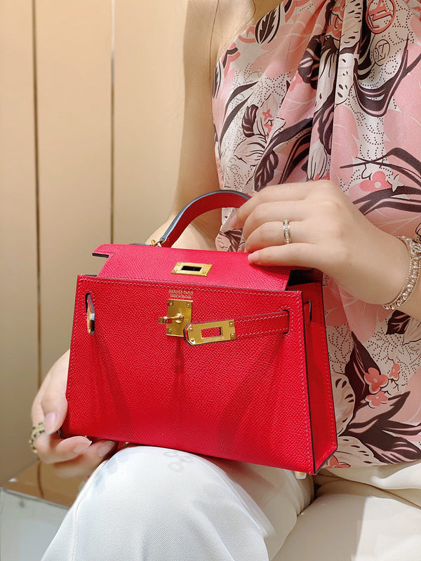 Sophisticated handbag styled for everyday wear