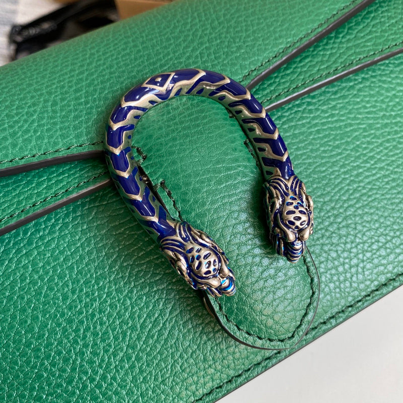 Handle and strap detail of sleek signature women's handbag – women's premium purse