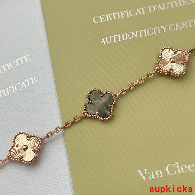 Close-up detail view of Van Cleef & Arpels unisex jewelry piece