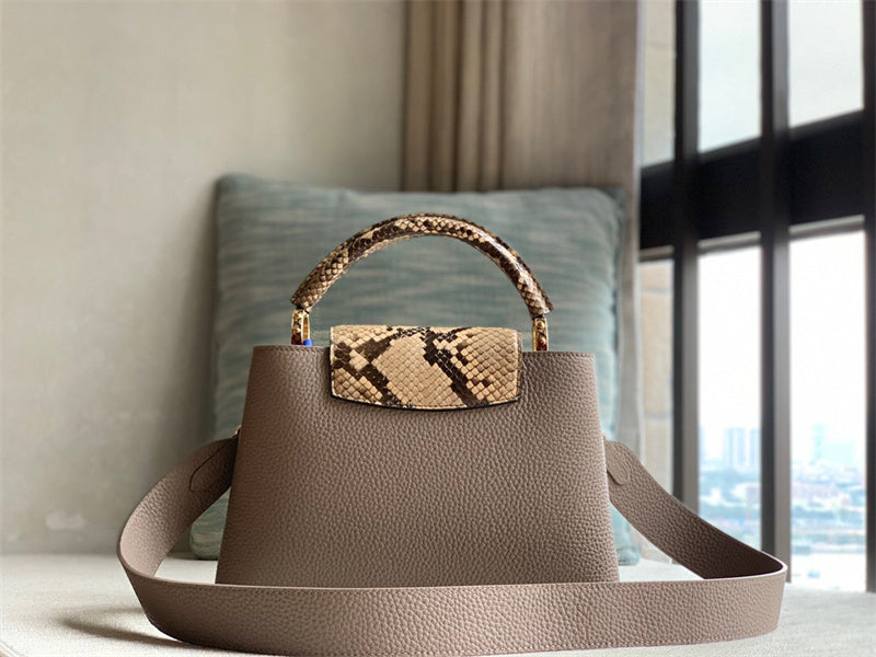 shopper bag interior and compartment view