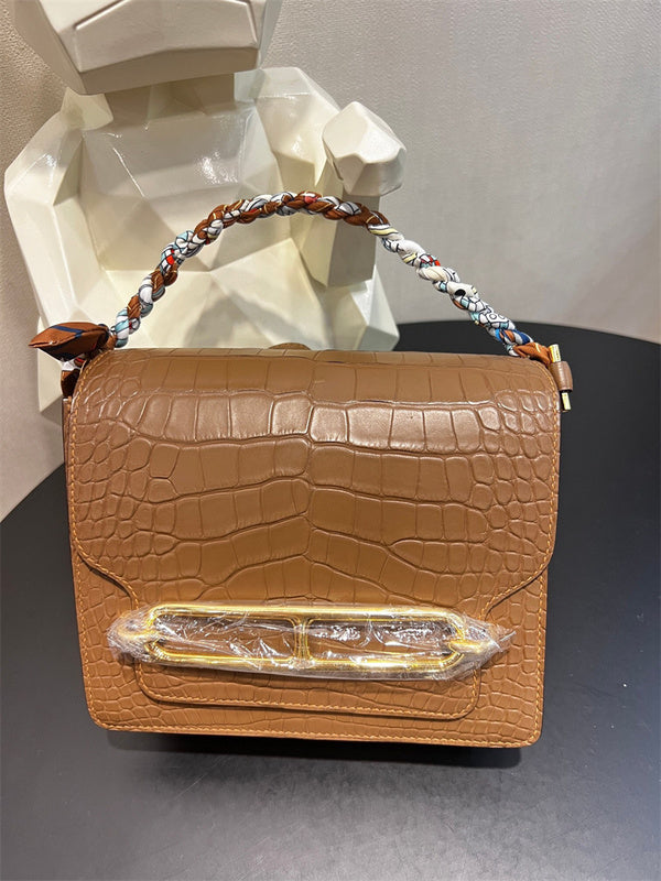  everyday bag interior and compartment view