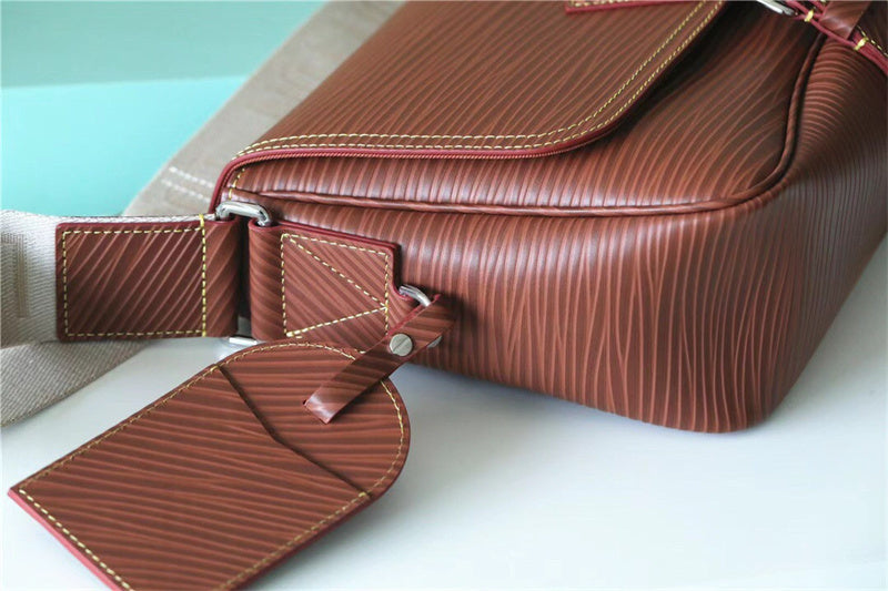  structured bag interior and compartment view 9
