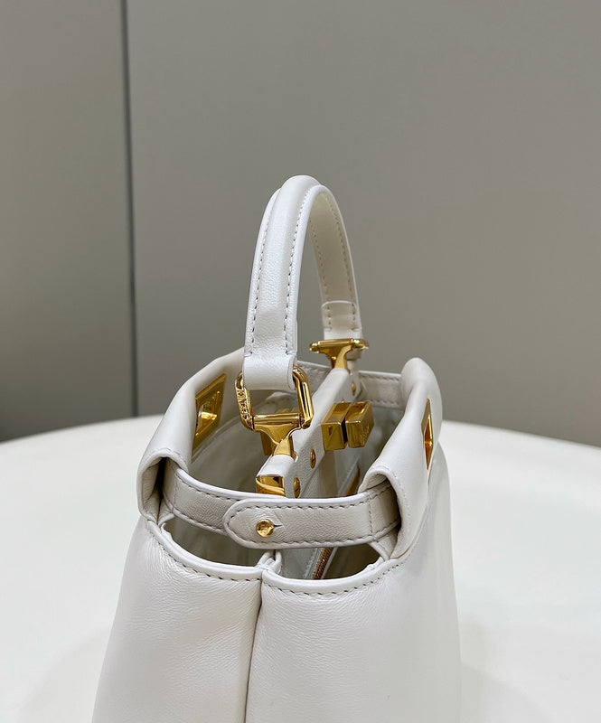 Ziva's Charm handbag – close-up view (22cm*9cm*15cm)
