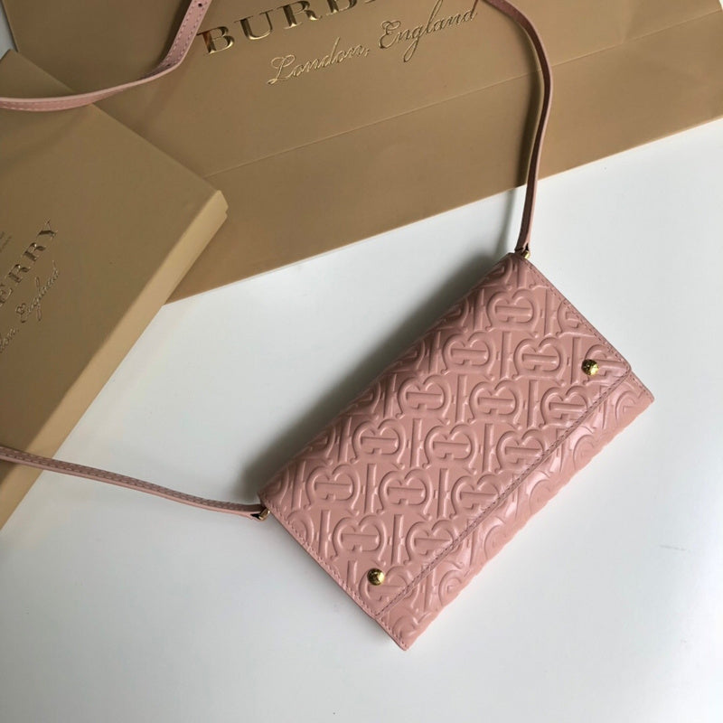 Ziva's Charm handbag – front view (one versatile size)