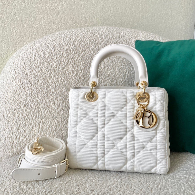 Side profile of everyday-luxe classic women's handbag – women's statement bag