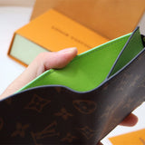  Graceful shoulder bag carried on shoulder 22