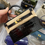  everyday bag interior and compartment view 21