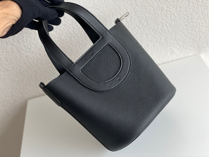 Timeless handbag styled for everyday wear