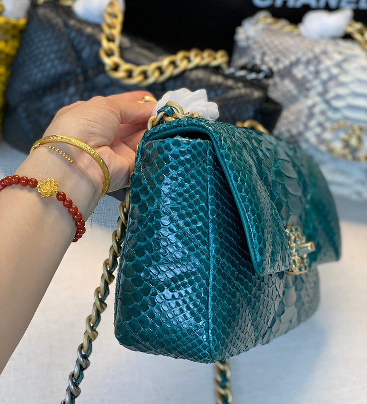  mid purse view 2