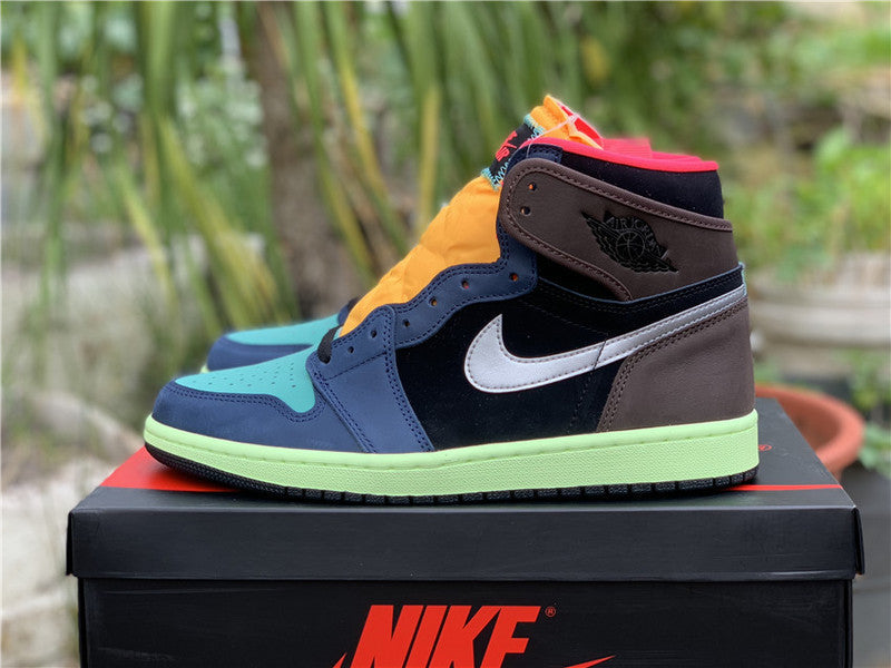 Nike Men's & Women's Signature Luxury Sneakers — Style 120 hardware detail