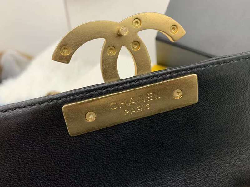 Zivas Charm Modern Minimalist Look Luxury Handbag (Premium Everyday Carry) – Full Silhouette