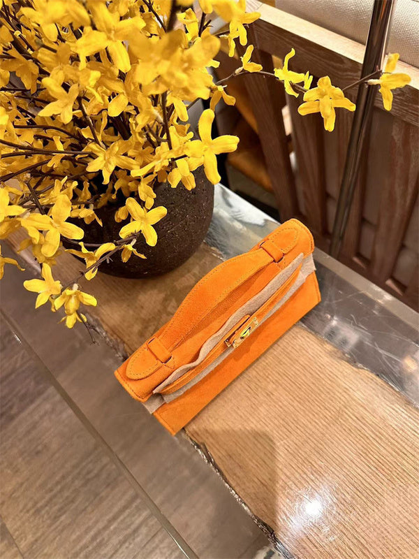  structured bag interior and compartment view 9