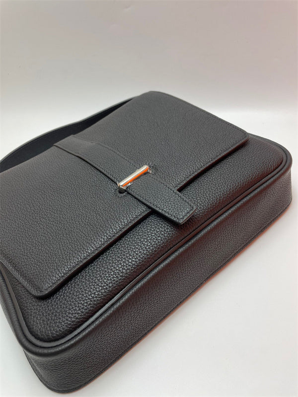  Curated shoulder bag carried on shoulder 22