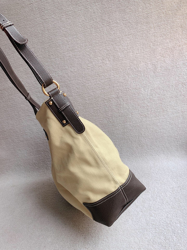 Ziva's Charm handbag – interior view (33cm*33cm*16cm)