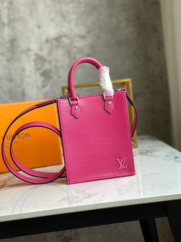 Side profile of everyday-luxe classic women's handbag – women's statement bag