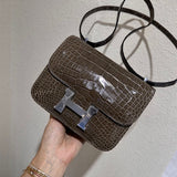  structured bag close-up of hardware and finish