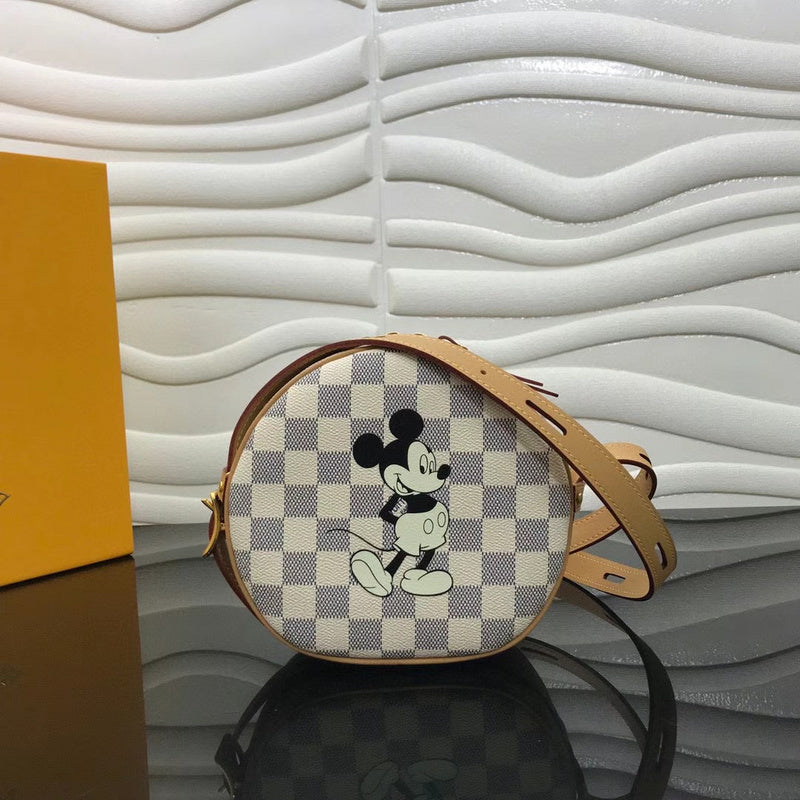 Side profile of signature everyday-luxe women's handbag – women's designer-style accessory