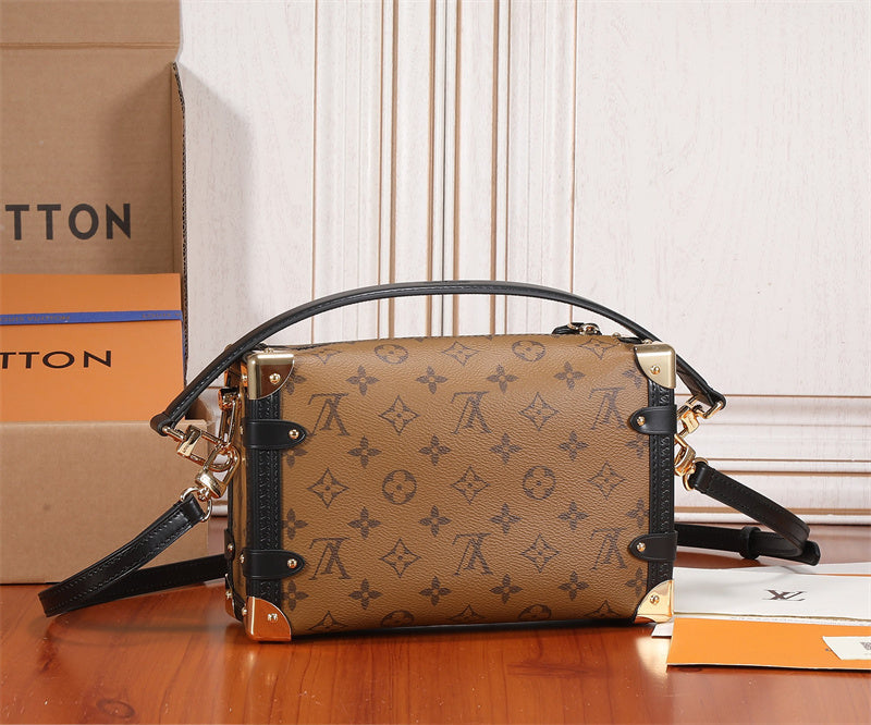  satchel interior and compartment view