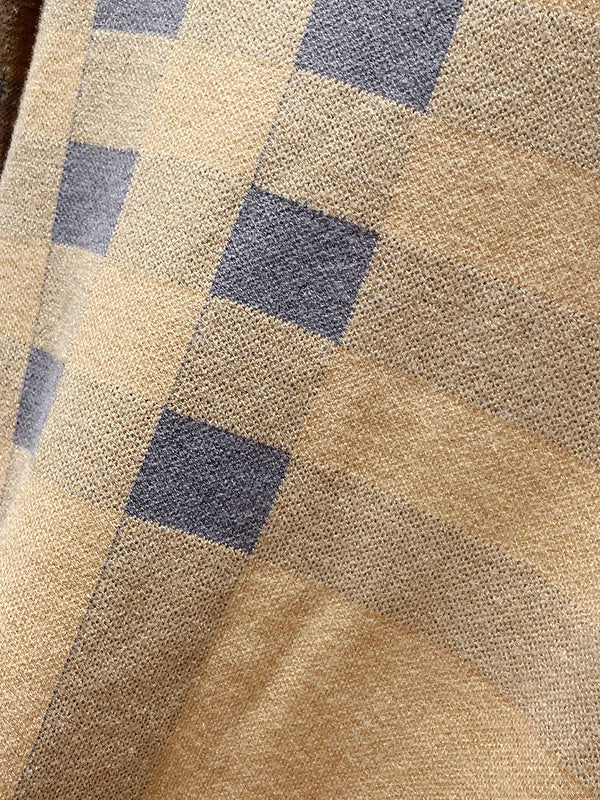 Styling view of Burberry luxury piece style No.373