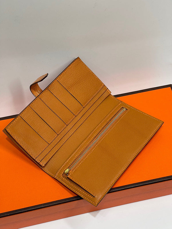 Side view of effortless structured handbag