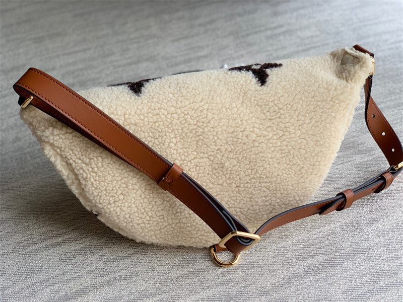  chic everyday bag styled with outfit