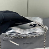 Zivas Charm Modern Minimalist Look Statement Handbag (Statement-Ready Design) – Close-Up Detail