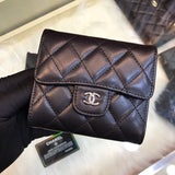 Zivas Charm Chic Craftsmanship Everyday Handbag (Contemporary Shape Language) – Close-Up Detail