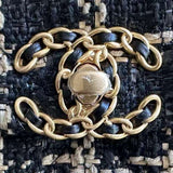 Zivas Charm Polished Finish Everyday Handbag (Designer-Inspired Craftsmanship) – Close-Up Detail