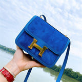  shoulder bag interior and compartment view 15