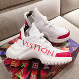 Full silhouette view of Louis Vuitton luxury piece style No.071