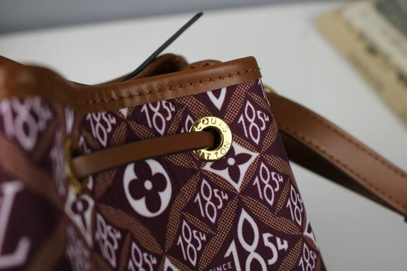 Back view of chic refined women's handbag – women's premium purse