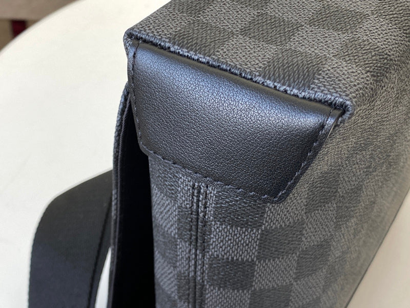 Front view of polished chic women's handbag – women's luxury handbag