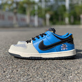 Nike Men's & Women's Designer Street Sneakers — Style 146 close-up view