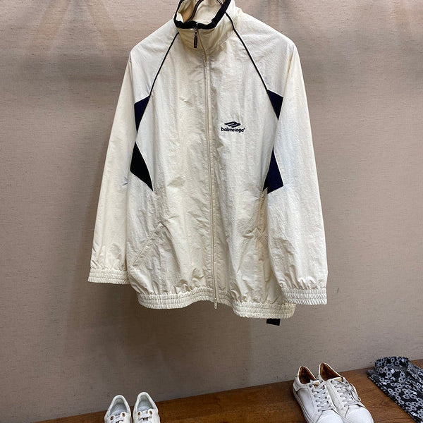 Side profile view of Balenciaga luxury piece style No.219