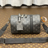  Contemporary everyday bag front view