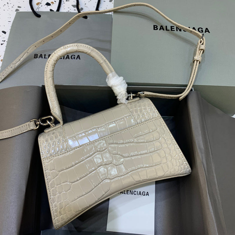 Modern Premium PU Leather Handbag - Polished Finish | Women's Premium Handbag #544 - close-up detail shot (image 3) of designer-inspired handbag