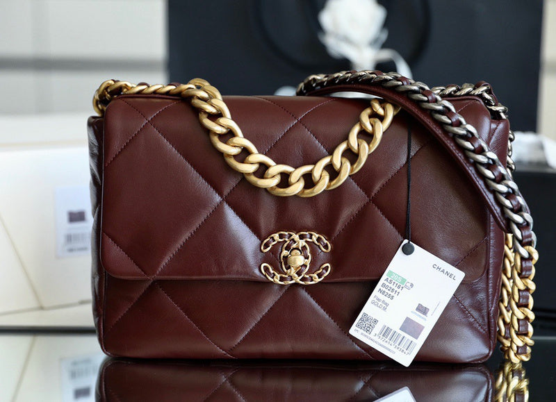 Zivas Charm Effortless Elegance Designer Handbag (Timeless Wardrobe Addition) – Close-Up Detail