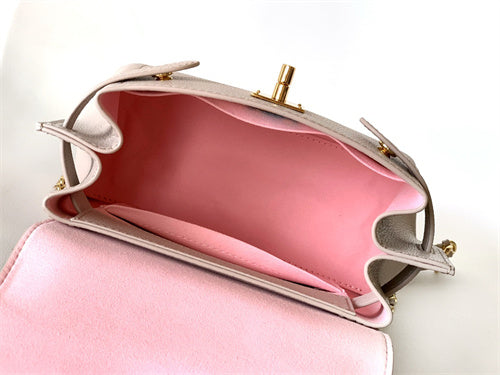  shopper bag interior and compartment view 9