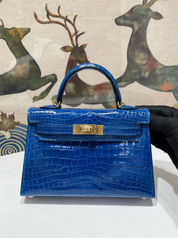  shopper bag interior and compartment view 9