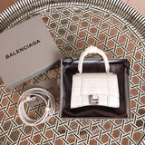 Side profile of premium chic women's handbag – women's premium purse
