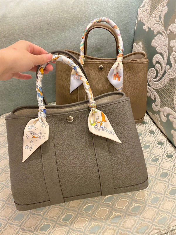  everyday bag interior and compartment view