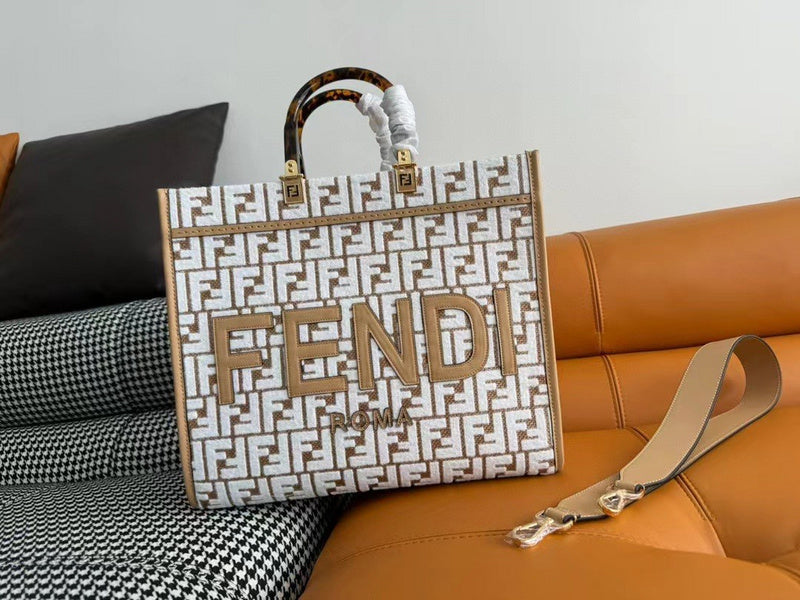 Ziva's Charm handbag – interior view (36cm*17cm*31cm)