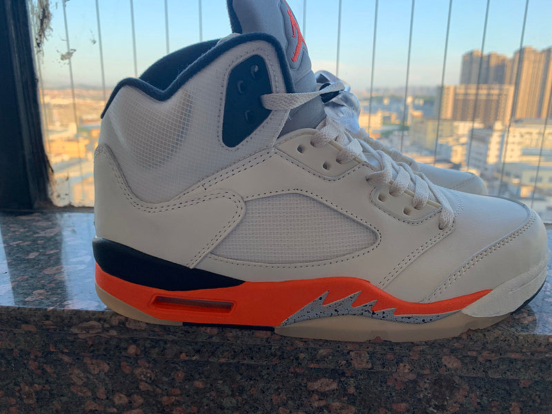 Nike Men's & Women's Iconic Street Trainers — Style 179 interior view